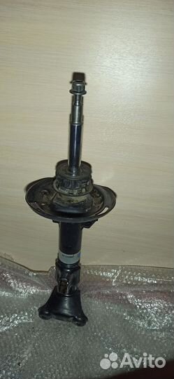 Амортизаторная стойка mersedes w204