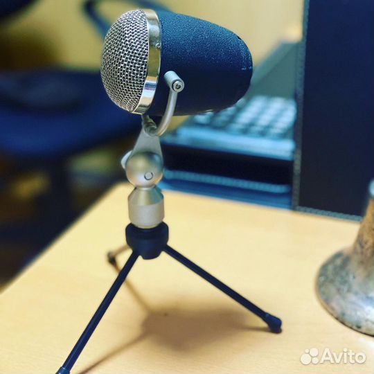Ретро микрофон студийный
