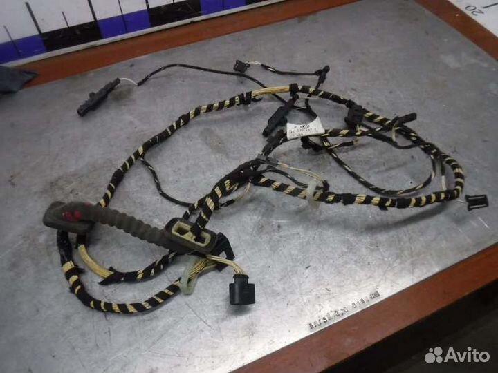 Проводка двери багажника левая Volkswagen Tiguan