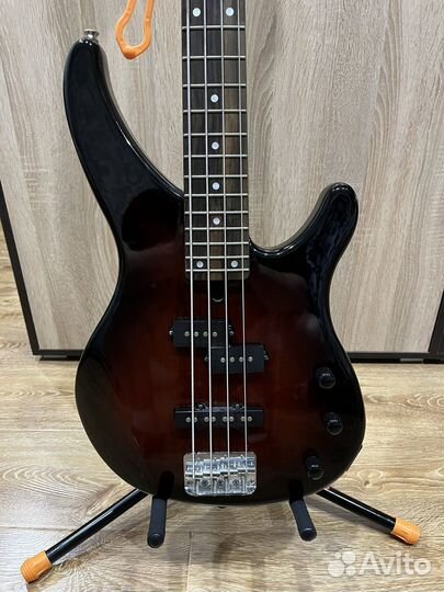 Бас гитара yamaha 174 (4 струны)