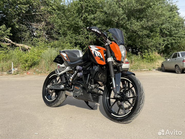 KTM duke 200