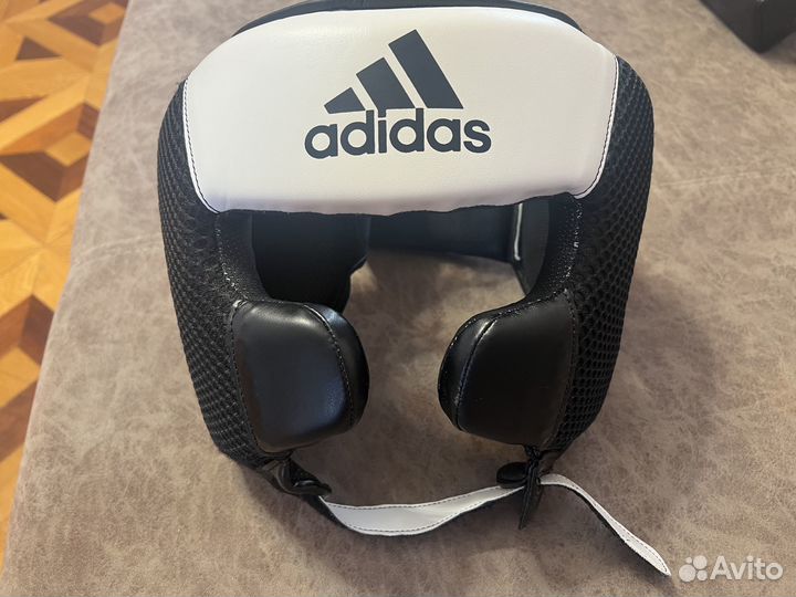Боксерский шлем adidas