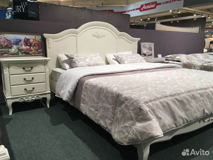 Тумба прикроватная массив