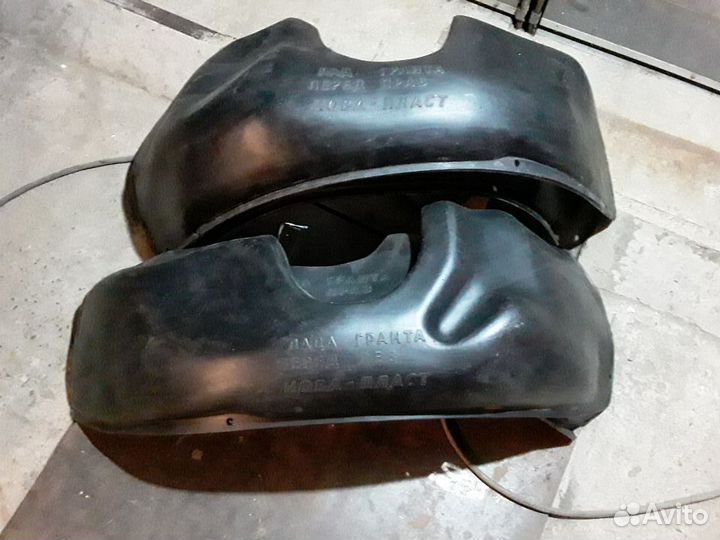 Подкрылки (локеры) на Гранту