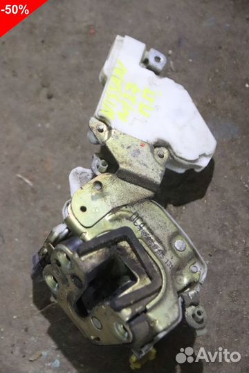 Замок двери правый на Ниссан Микра К11