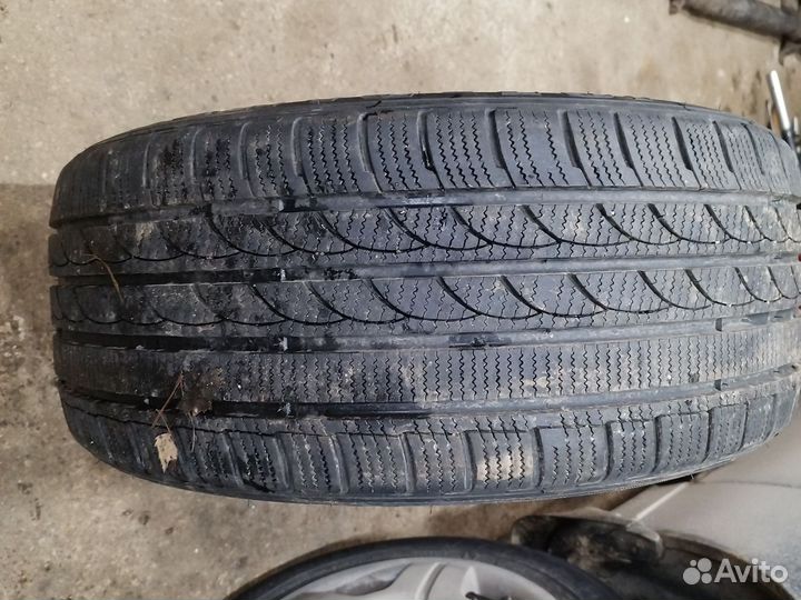 Imperial Snowdragon 3 245/40 R19 98V
