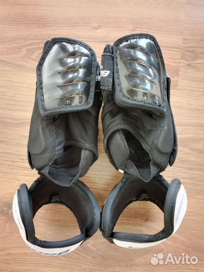 Налокотники хоккейные sr m