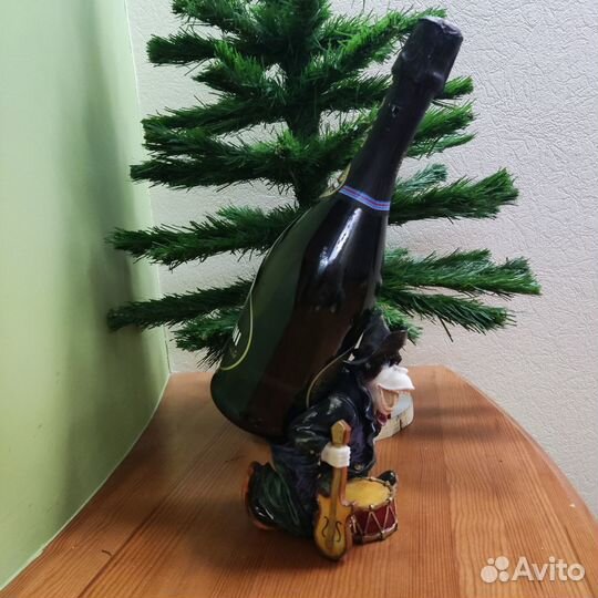 Подставка для бутылки на праздничный стол