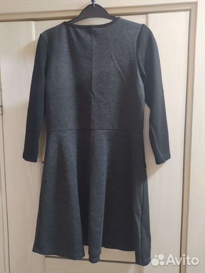 Платья для девочки разные размеры 128,134,140