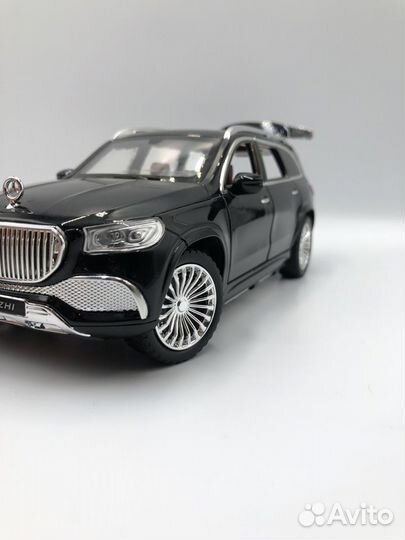 Модель автомобиля Mercedes-Maybach GLS металл