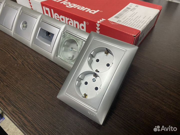 Розетки и Выключатели legrand