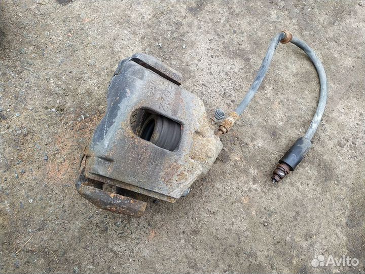 Суппорт тормозной передний Форд Фиеста / Фьюжен