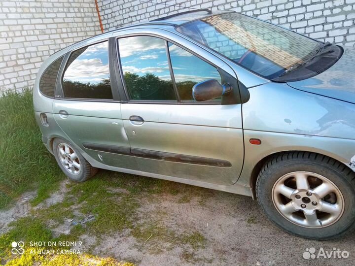 Разбираю на запчасти Рено сценик1