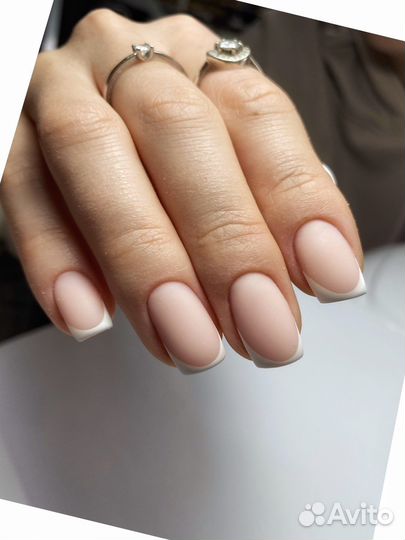 Маникюр педикюр