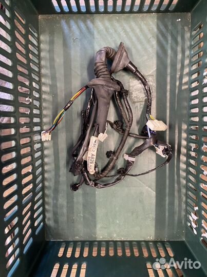 Проводка двери левая передняя Паджеро 4