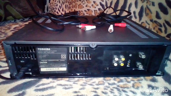 Видеомагнитофон toshiba