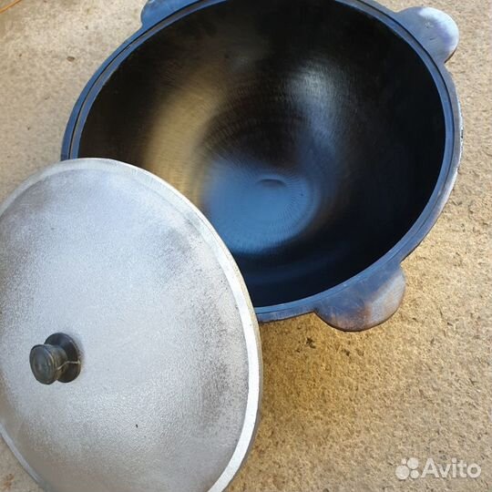 Казан Узбекский чугунный новый. 22 л