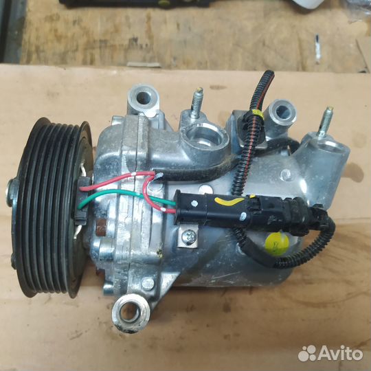 Компрессор кондиционера Peugeot Citroen