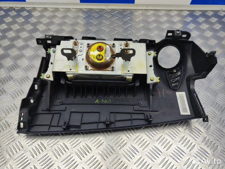 Подушка безопасности пассажирская (в торпедо)