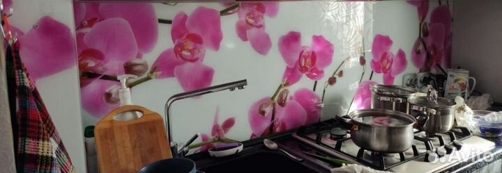 Стеклянный фартук к кухонному гарнитуру