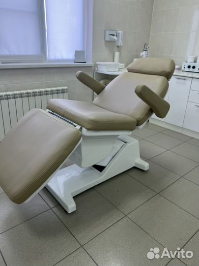 Кушетка косметологическая с электроприводом