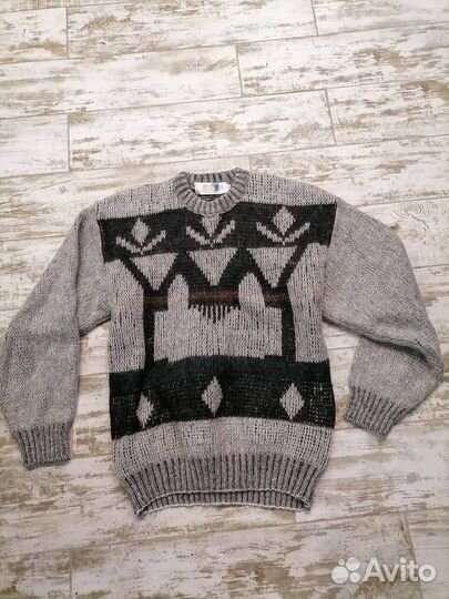 Шерстной свитер