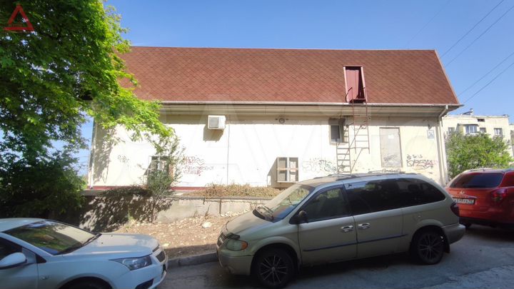 Помещение с арендаторами, 236кв.м