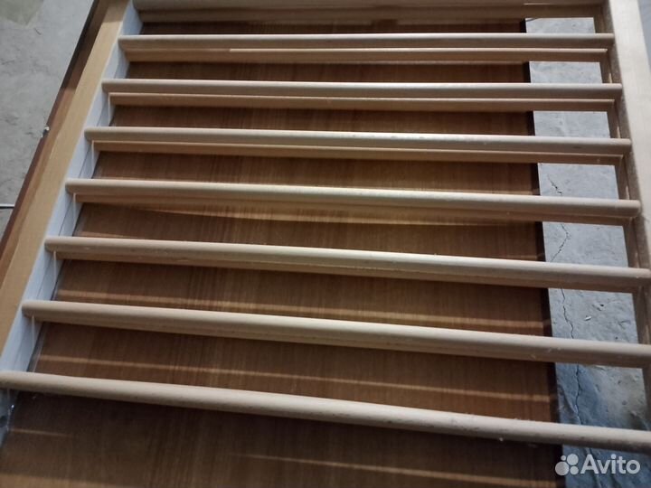 Детская деревянная кровать