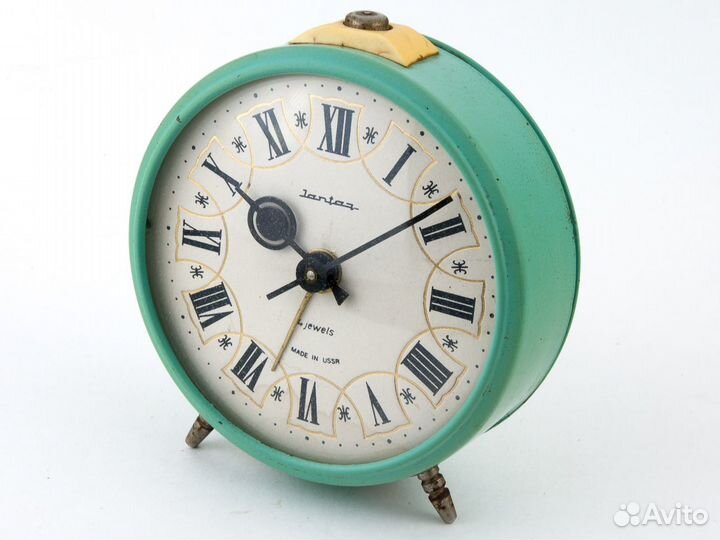 Часы Будильник СССР Янтарь механика металл
