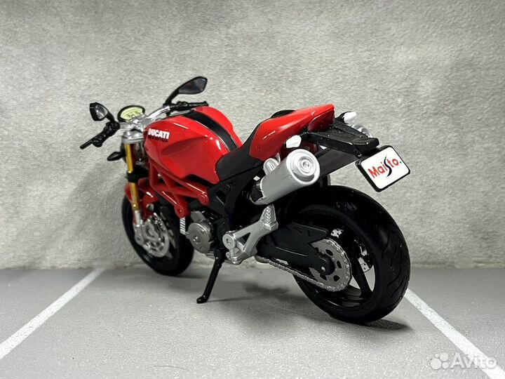 Коллекционная модель Ducati Monster 1:12 Maisto