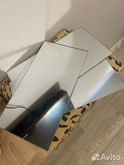 Зеркало настенное