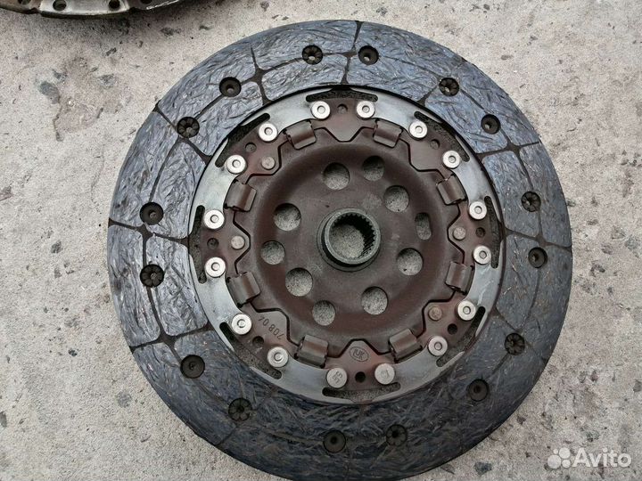 Маховик Пассат Б6 Гольф 5 Кадди 1.9 TDI 03G105264E