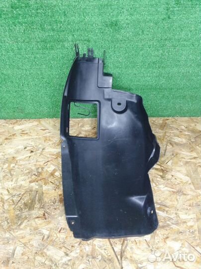 Подкрылок передний Opel Astra H (2004—2007)