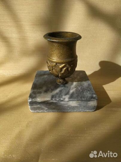 Подсвечник на одну свечу, на натуральном камне