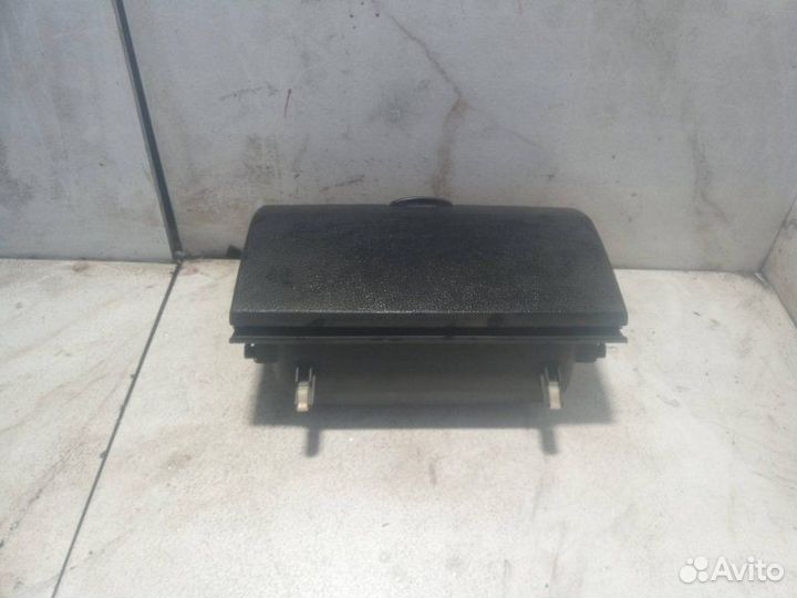 Бардачок Mazda 6 GG L8-DE 2005