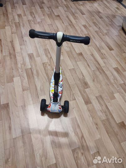 Самокат детский трехколесный со светящ. колесами