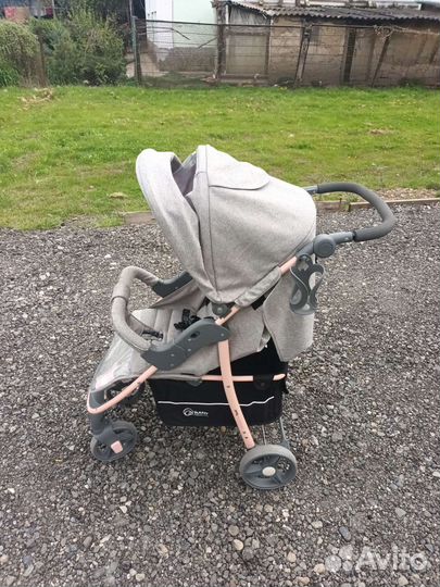 Прогулочная коляска