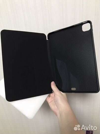 Чехол черный iPad 11 Pro 2018-2021