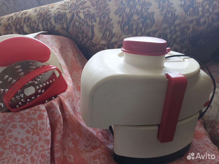 Электросоковыжималка-шинковка