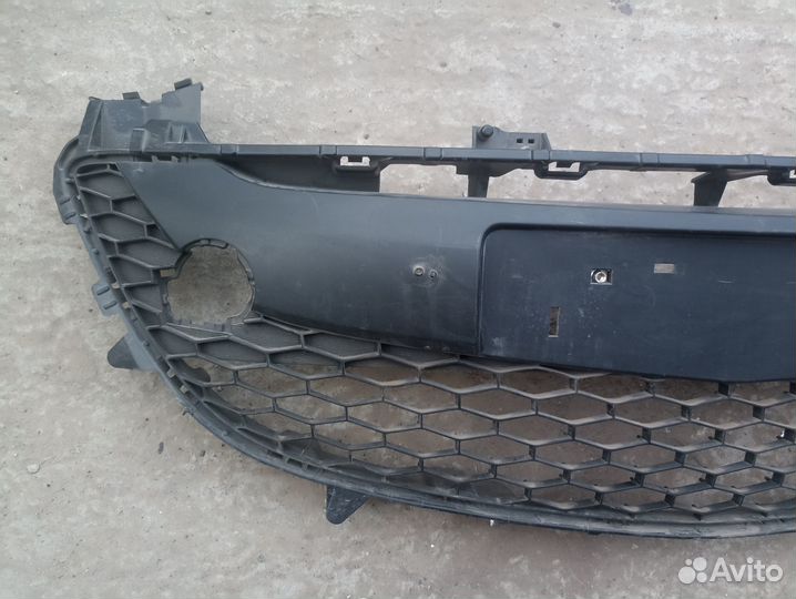 Решетка переднего бампера mazda 2 07-15гг