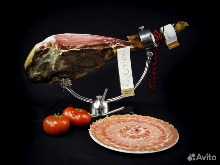 Хамон Иберико бейота Guillen на кости