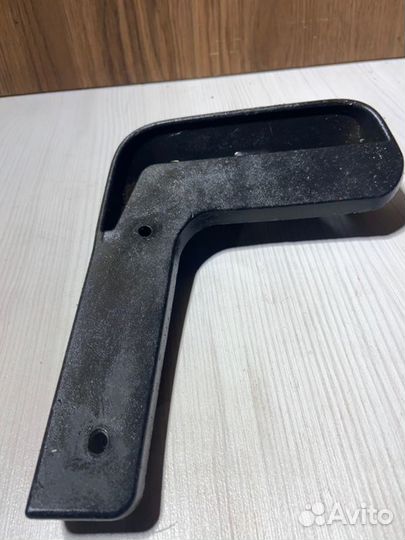 Брызговик задний левый Hyundai Solaris