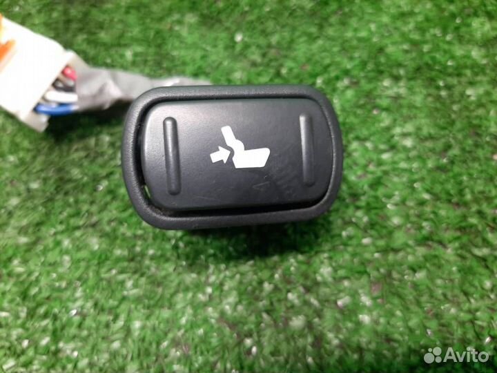 Кнопка регулировки сиденья правого Subaru Legacy