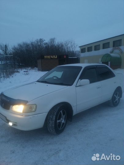 Toyota Corolla 1.3 AT, 1998, 300 000 км