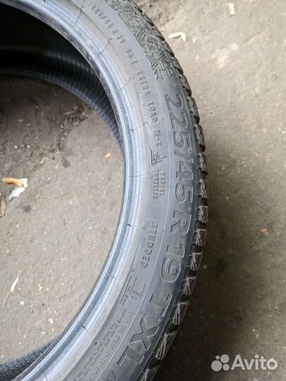 Continental IceContact 2 225/45 R19