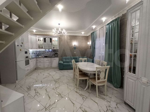 Дом 176,6 м² на участке 11 сот.