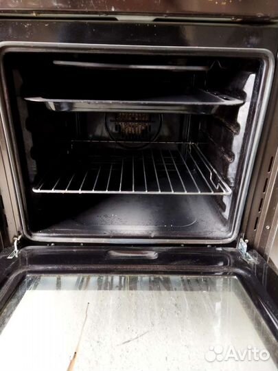 Поверхность электрическая с духовкой Ariston