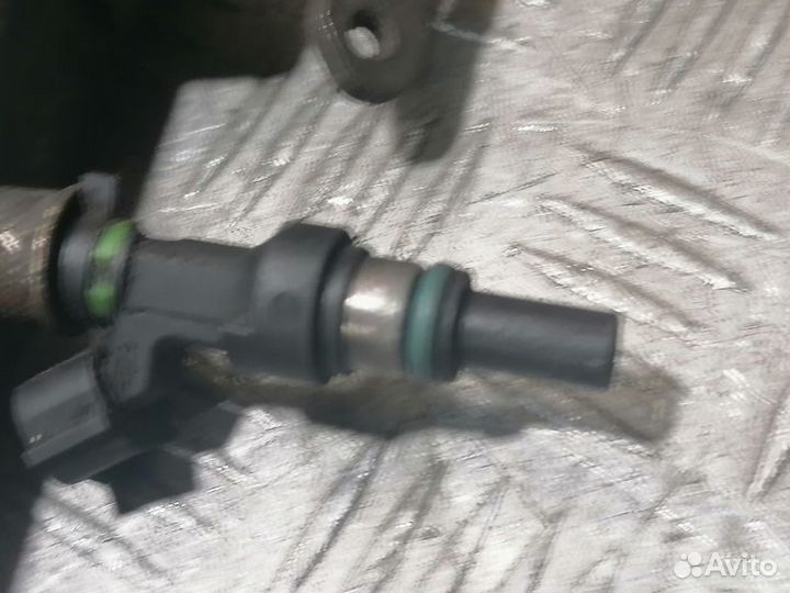 Форсунка двигателя Nissan Tiida c11