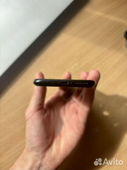 iPhone SE (2020), 64 ГБ