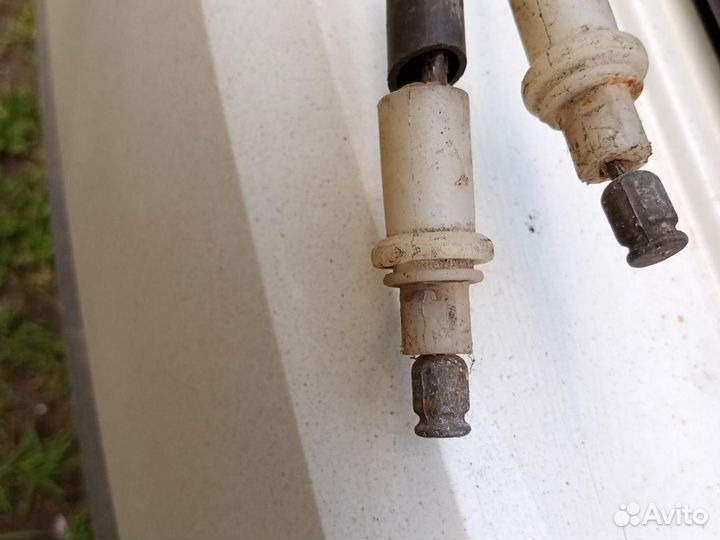 Трос ручника Ford Focus DNW 1999